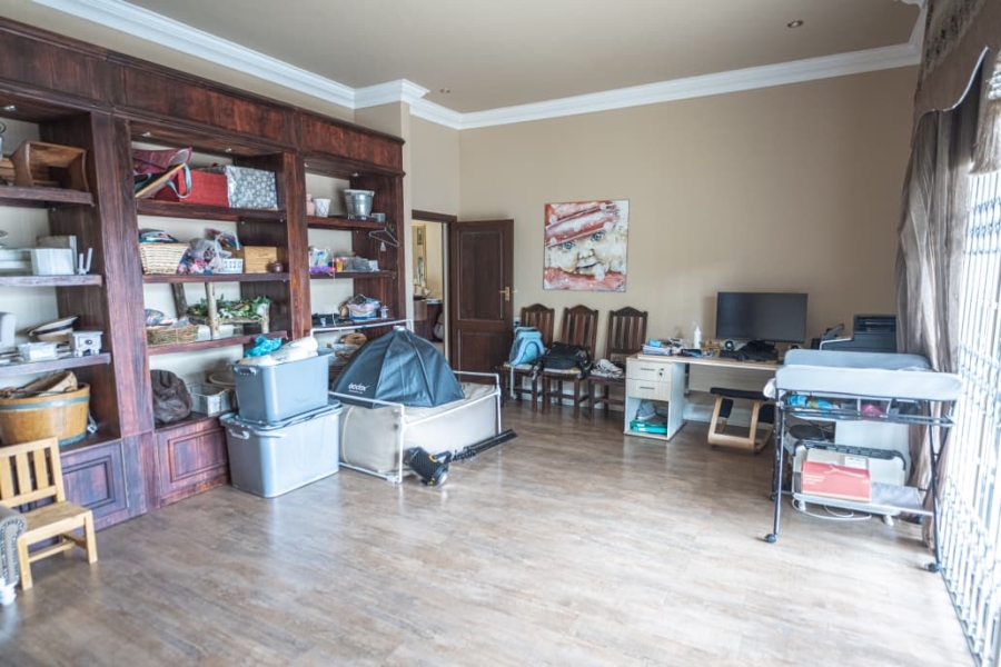 To Let 5 Bedroom Property for Rent in Wilkoppies North West